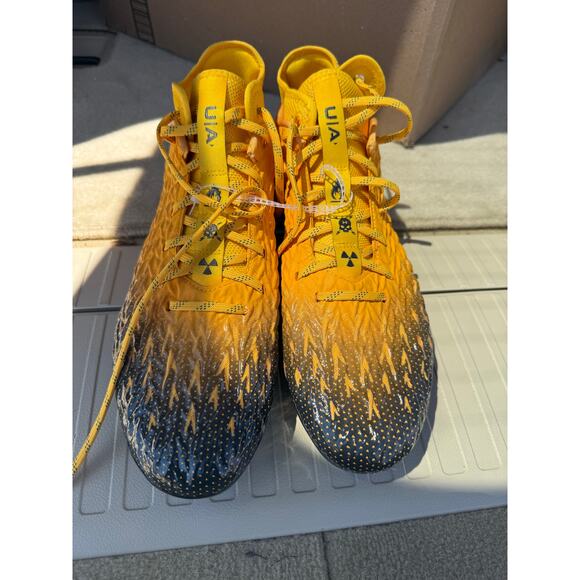 Under Armour Spotlight 4 MC Football Cleat Yellow Black Men’s SZ 13 3027977-700 main image 11
